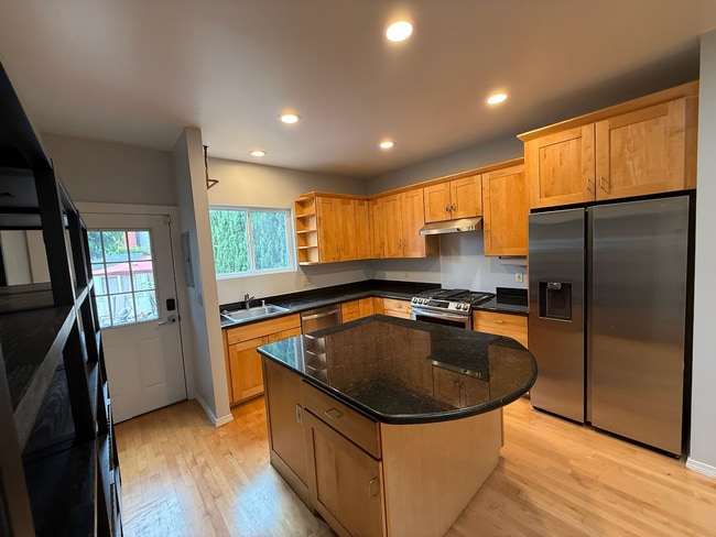Building Photo - 5529 Beaudry St
