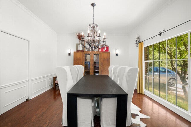 Foto del edificio - 2411 Benedict Canyon Drive