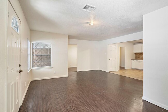 Building Photo - 5951 Belmark St