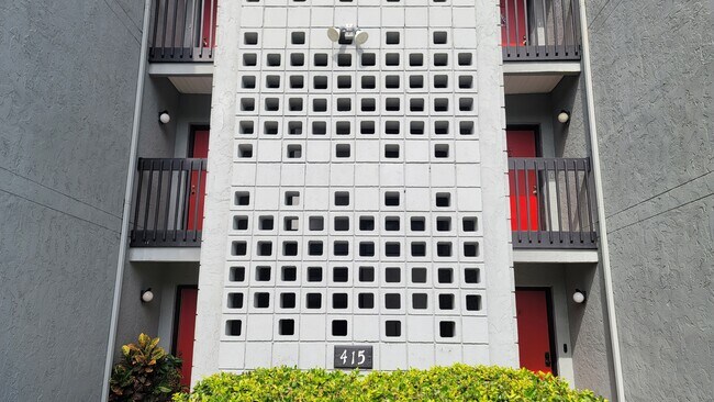 Foto del edificio - 415 NW 39th Rd