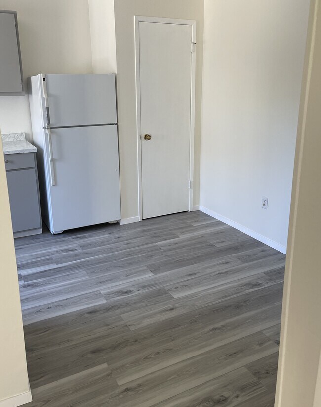 Building Photo - 7560 Bridgit Dr