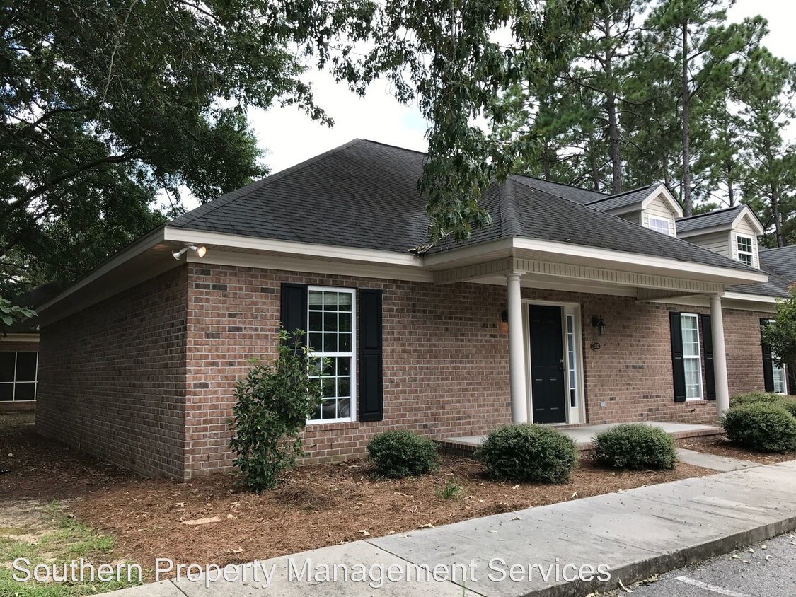 Foto principal - 110 Hawthorne Rd