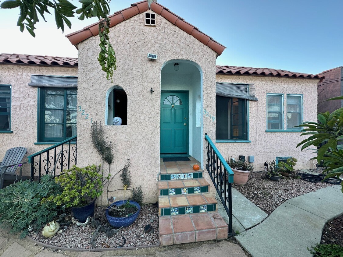 Primary Photo - 3219 S Denison Ave