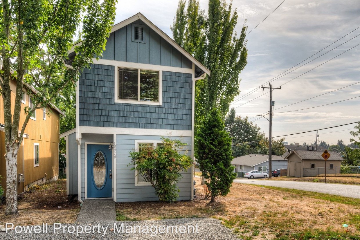 Primary Photo - 3 br, 2.5 bath House - 10070 18th Ave SW