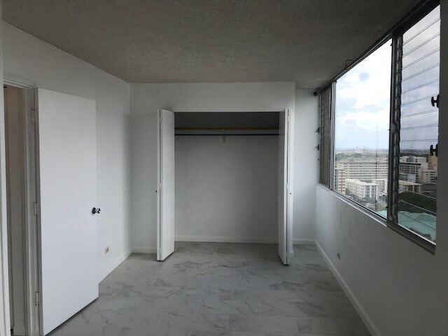 Foto del edificio - 2-bedrrom, 1-bath Lakeview Gardens