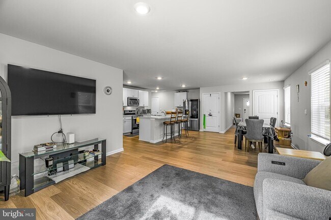 Foto del edificio - 459 Currant Cir