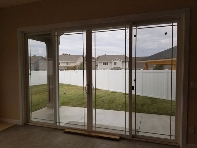 Building Photo - Occupied, do not disturb tenants. West Valley 3 bedroom 2.5 bath plus an office,  custom built re...