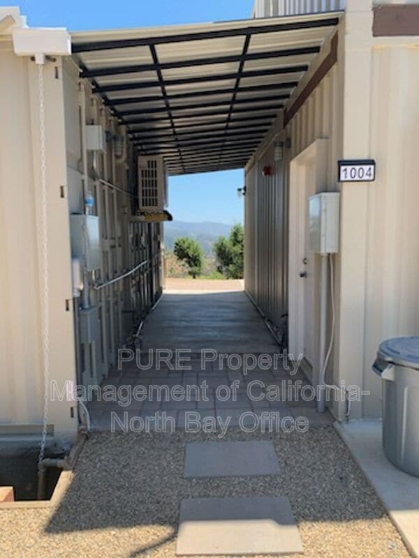 Building Photo - 1004 Pythian Rd