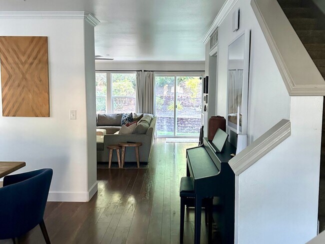 Building Photo - Beautiful upgrated 4 bedroom DuPont home w...