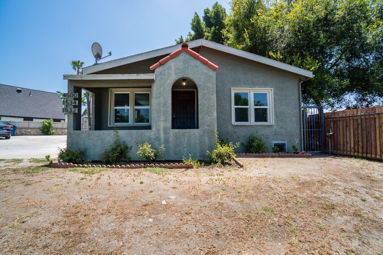 Primary Photo - 1532 N Avenue 45