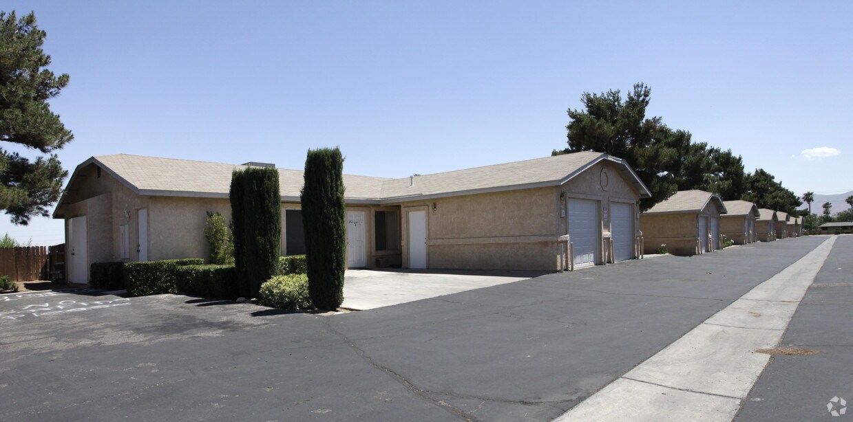 Building Photo - 8890 G Ave