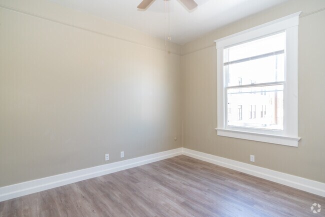 2 BR, 1BA - 616 SF - Sugar Hill Apartments