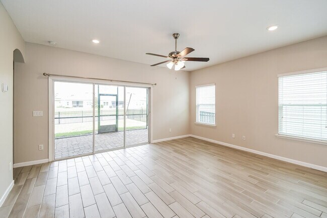 Foto del edificio - 7015 Longleaf Branch Dr