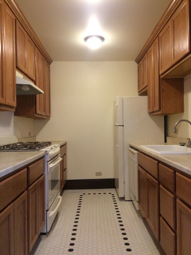 Foto del edificio - 323 N West St