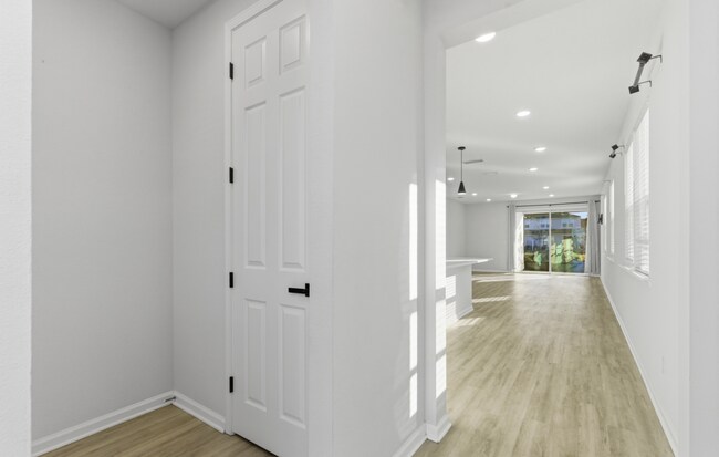 Building Photo - 162 Cedar Elm Way