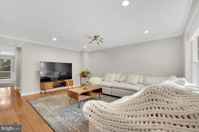 Foto del edificio - 8605 Western Oak Dr