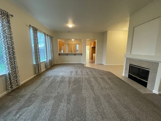 Building Photo - 2462 Jessica Cir