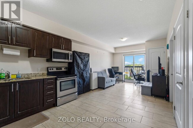 Building Photo - 886 Golf Links Rd