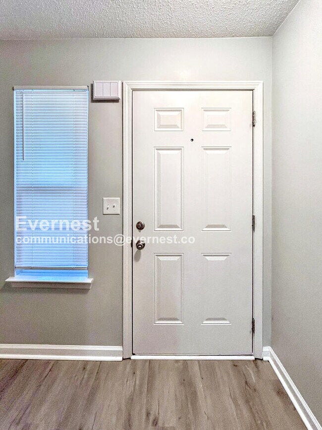 Foto del edificio - 5419 Bluegrass Dr