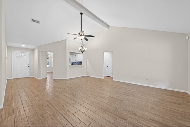 Foto del edificio - 2502 Old Oak Ln