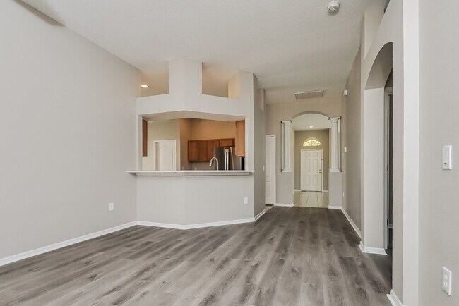 Foto del edificio - 2537 Peekskill Rd