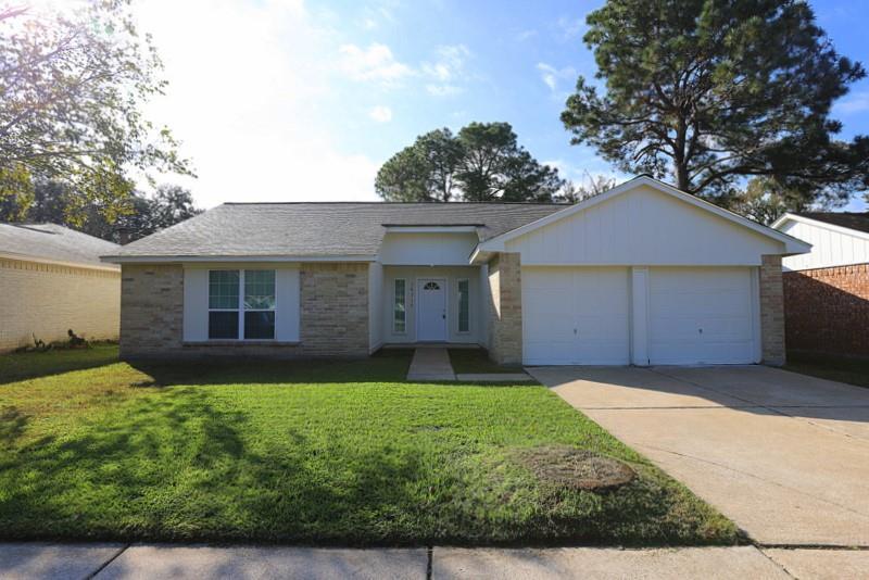 Primary Photo - 16715 Dew Drop Ln