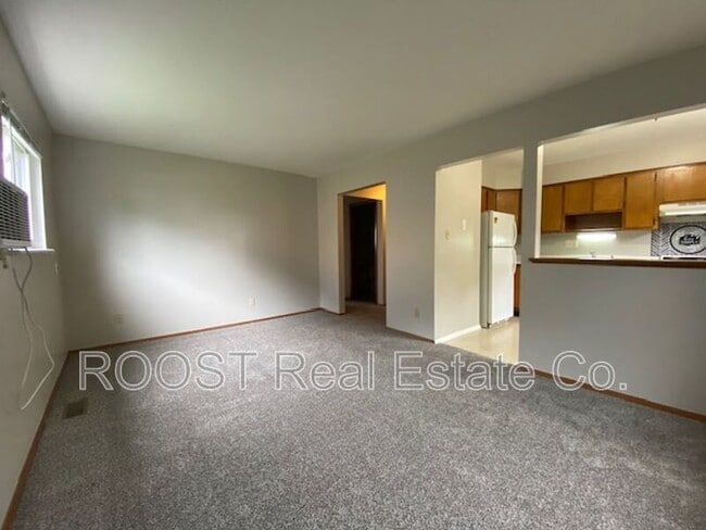 Foto del edificio - 906 W Lake Ave
