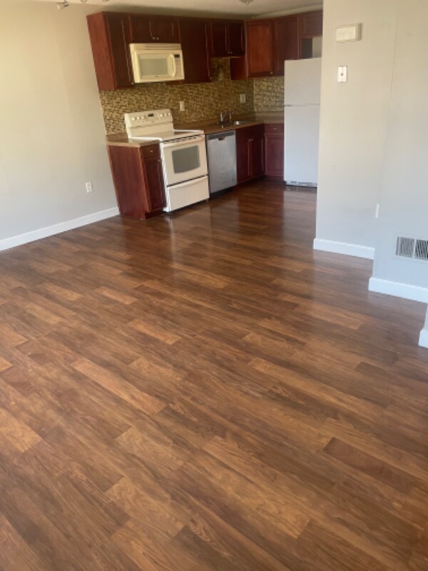 Foto del edificio - 151 Newington Ave