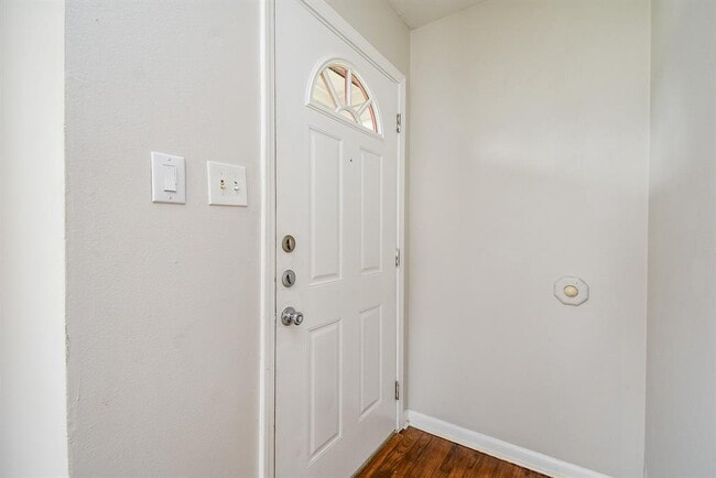 Building Photo - 1409 Zora St