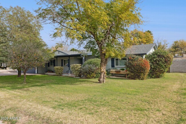 Foto del edificio - 6721 N 12th Wy