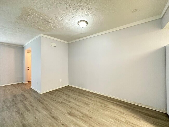 Building Photo - 11545 Beechnut St