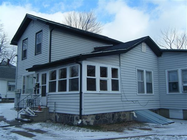 Building Photo - 2 br, 1 bath  - 525 Steward Ave Basement #4