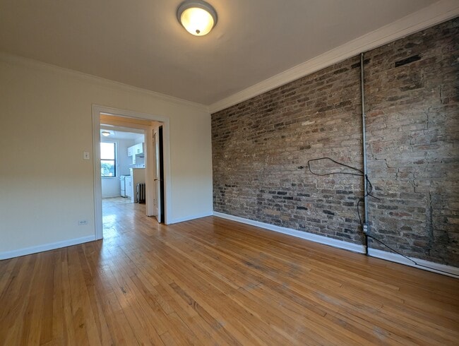 Foto del edificio - 2334.5 N Spaulding Ave