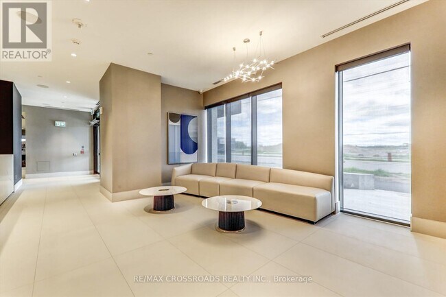 Photo du bâtiment - 2550 Simcoe St N