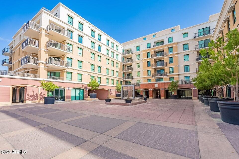 Foto principal - 6803 E Main St