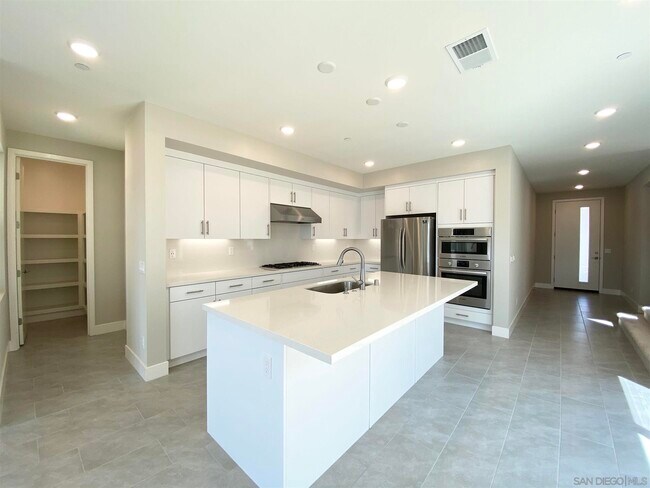 Building Photo - 5417 Pinewood Trails