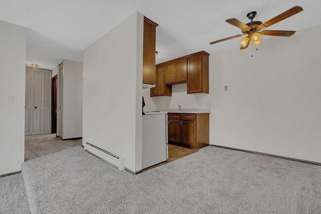 Foto del edificio - 1690 MN-36