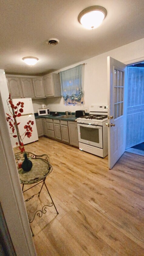 Primary Photo - 8215 Maynard Ave