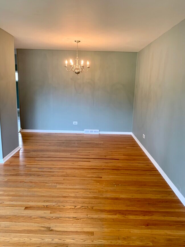 Dining Room - 475 Berkshire Ln