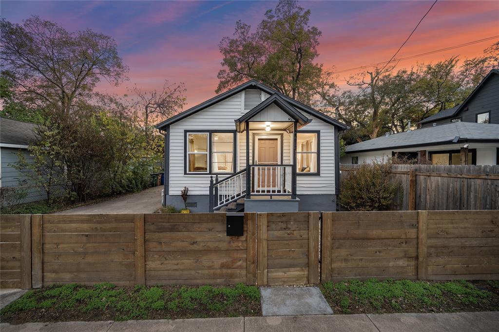 Foto principal - 2213 Santa Rita St