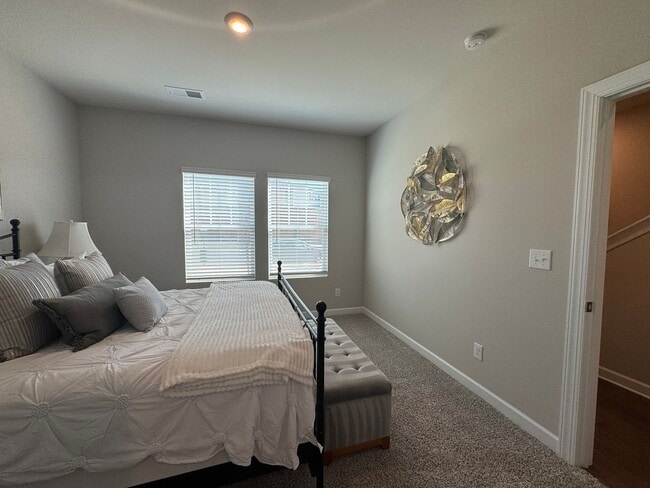Foto del edificio - Modern 3-Level Townhome for Rent | Prime SW Charlotte Location