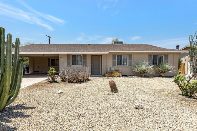 Foto del edificio - 1812 N McAllister Ave