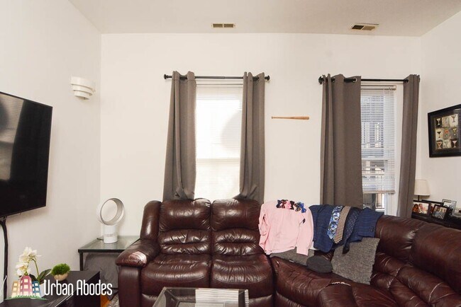 Foto del edificio - 2432 W Moffat St