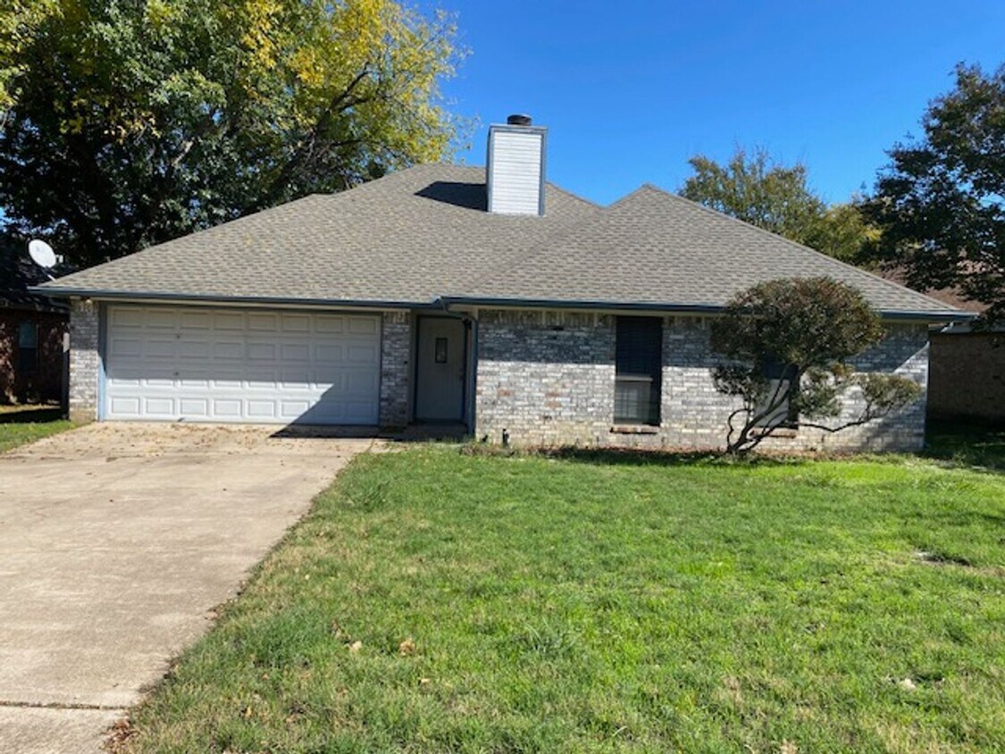 Foto principal - 3 BEDROOM 2 BATHROOM HOUSE IN DENTON