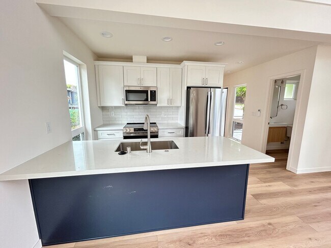 Building Photo - 8024