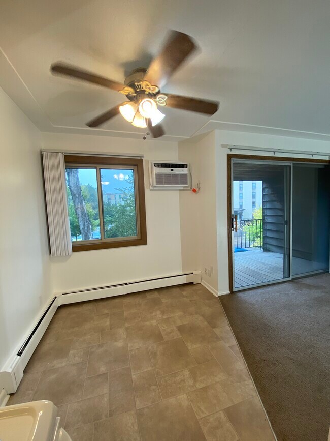 Foto del edificio - 3425 E 50th St