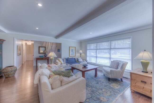 Foto del edificio - FOR LEASE | Mid-town Tulsa | Available Now!