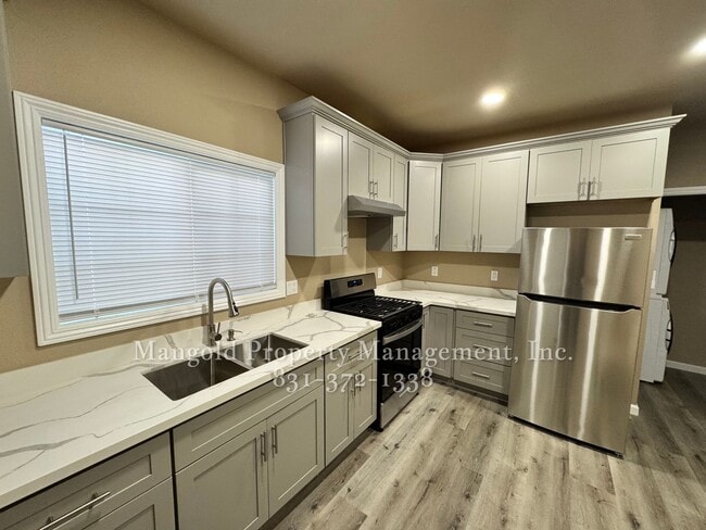 Building Photo - 1317man