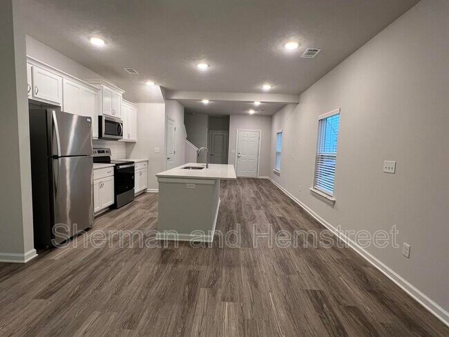 Foto del edificio - 7038 Hummingbird Dr