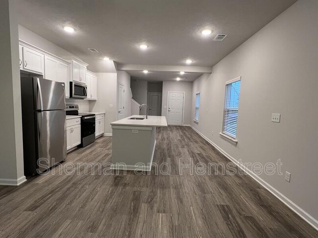 Building Photo - 7038 Hummingbird Dr